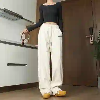 URBAN AUTHENTIC logo