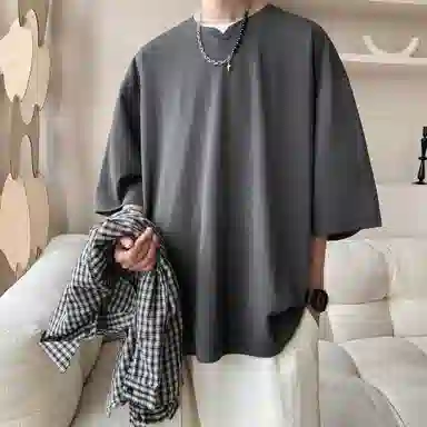 URBAN AUTHENTIC T