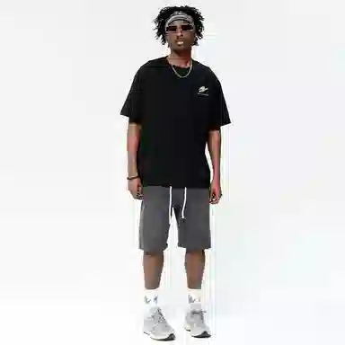 URBAN AUTHENTIC T