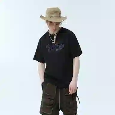 URBAN AUTHENTIC LogoT