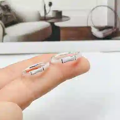 990