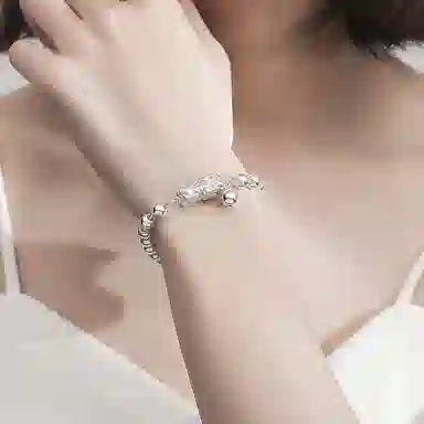 990