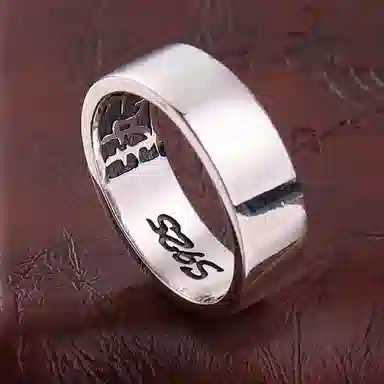 925