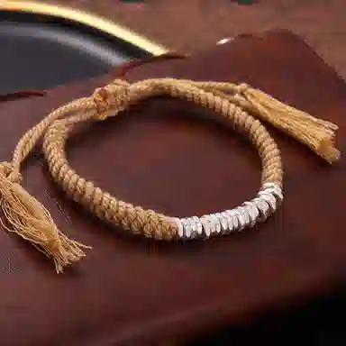 925