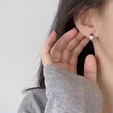 990