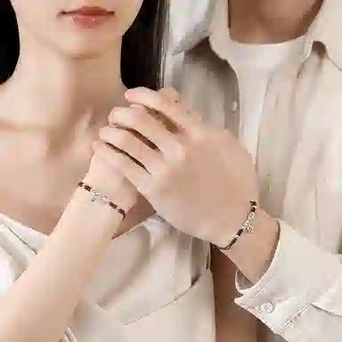 S925