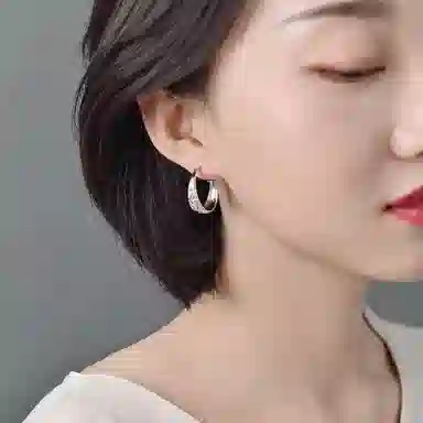 990