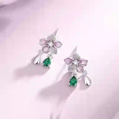 925