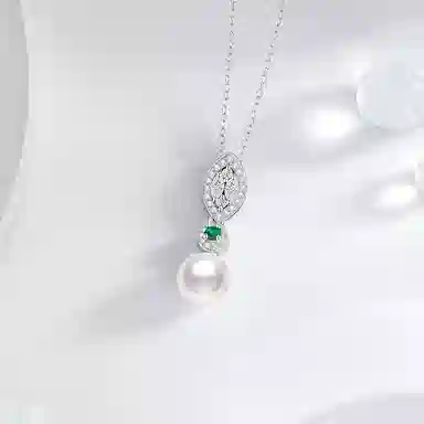 925
