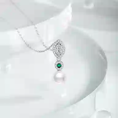 925