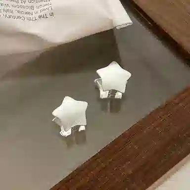 990