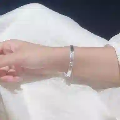 999