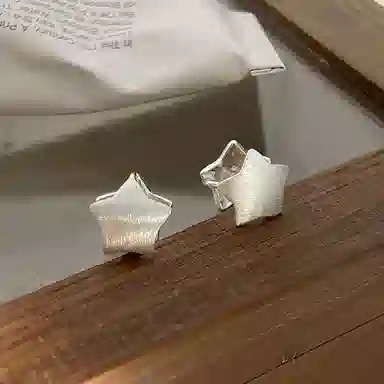 990