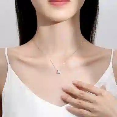 925