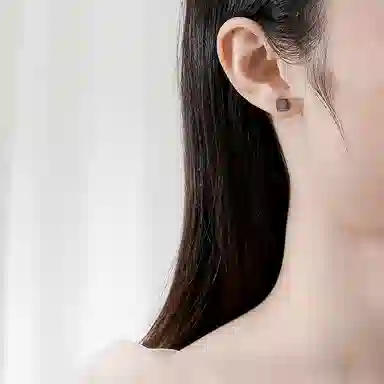 S925