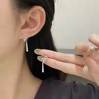 999