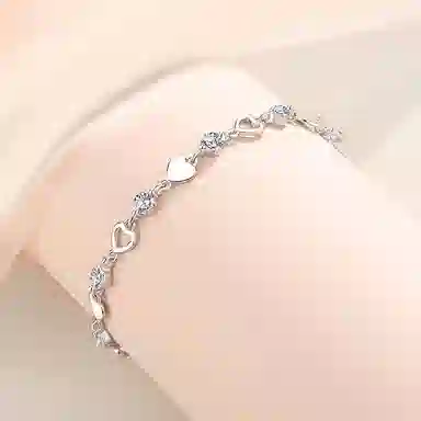 925