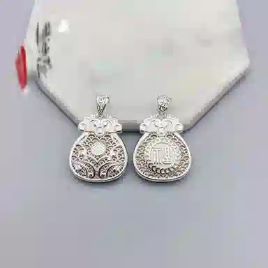 999