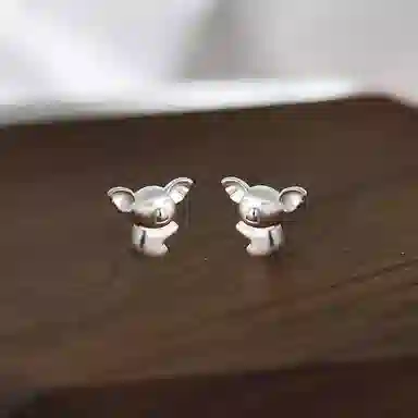 999