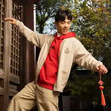 Peak Fashion Series Sweater