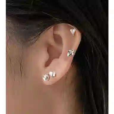 999