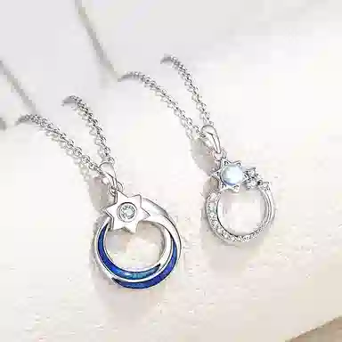 925