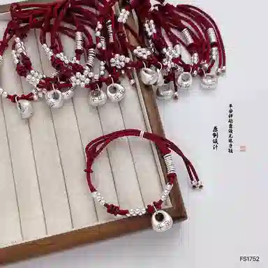 999