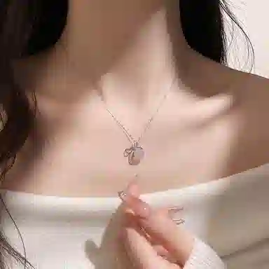 925