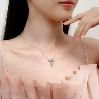 925