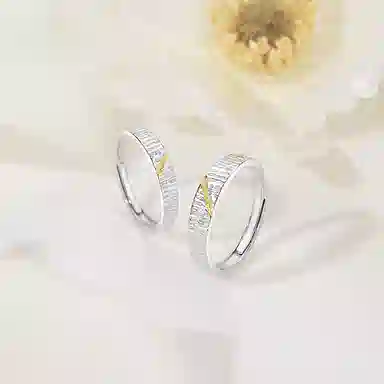 925