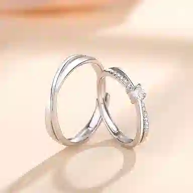925