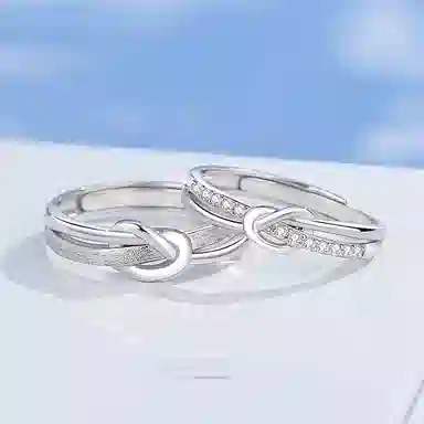 925