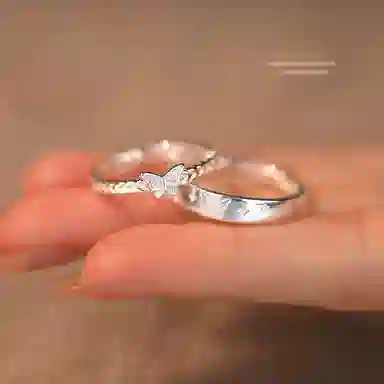 925