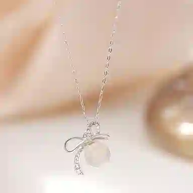 925