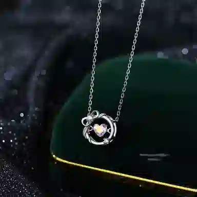 925