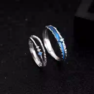 925