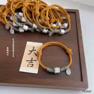 999