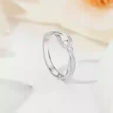 925