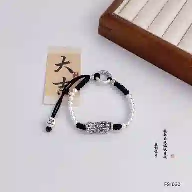 999