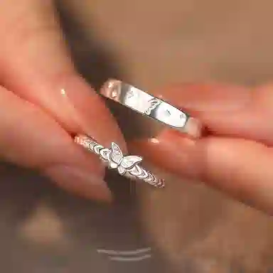 925