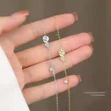 925