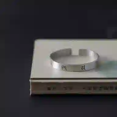 999