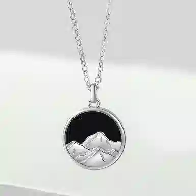 925