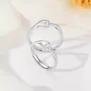 925