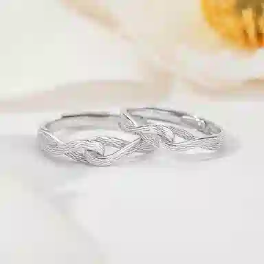 925