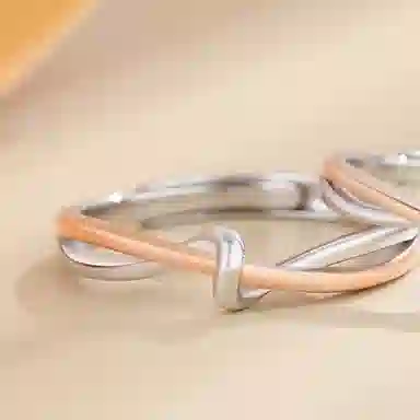 925