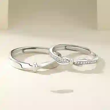 925