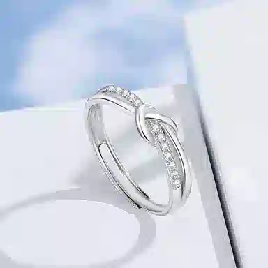 925