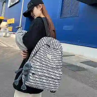 LUVISTRUE