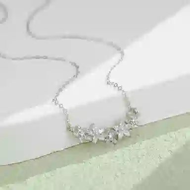 925